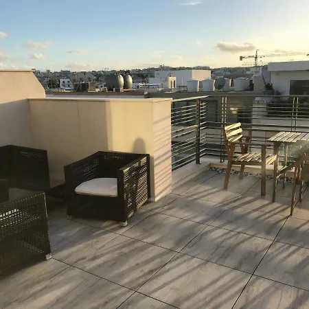 Great Penthouse 3 Bedroom Closed To Paceville